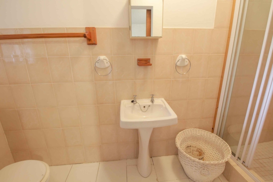5 Bedroom Property for Sale in Paradise Beach Eastern Cape